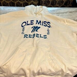 2xl mens, a stain on back but thats it